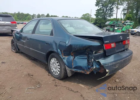 1997 Toyota Camry Ce/Le/Xle z USA, uszkodzony, nr VIN 4T1BG22K8VU801530